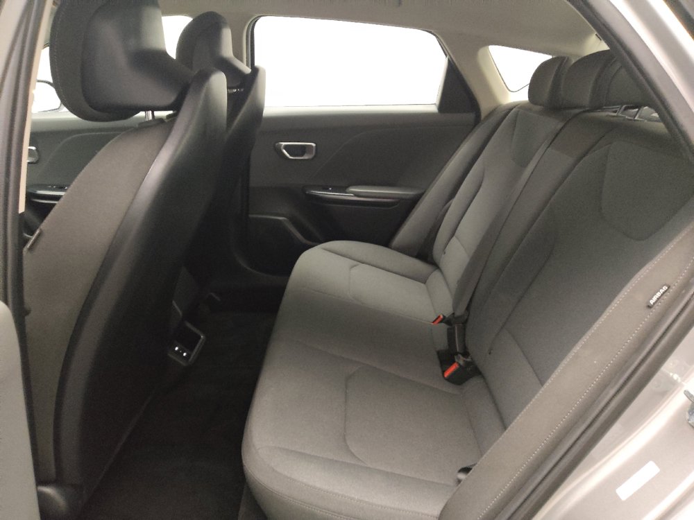 Used 2025 Kia K4 FWD image 18