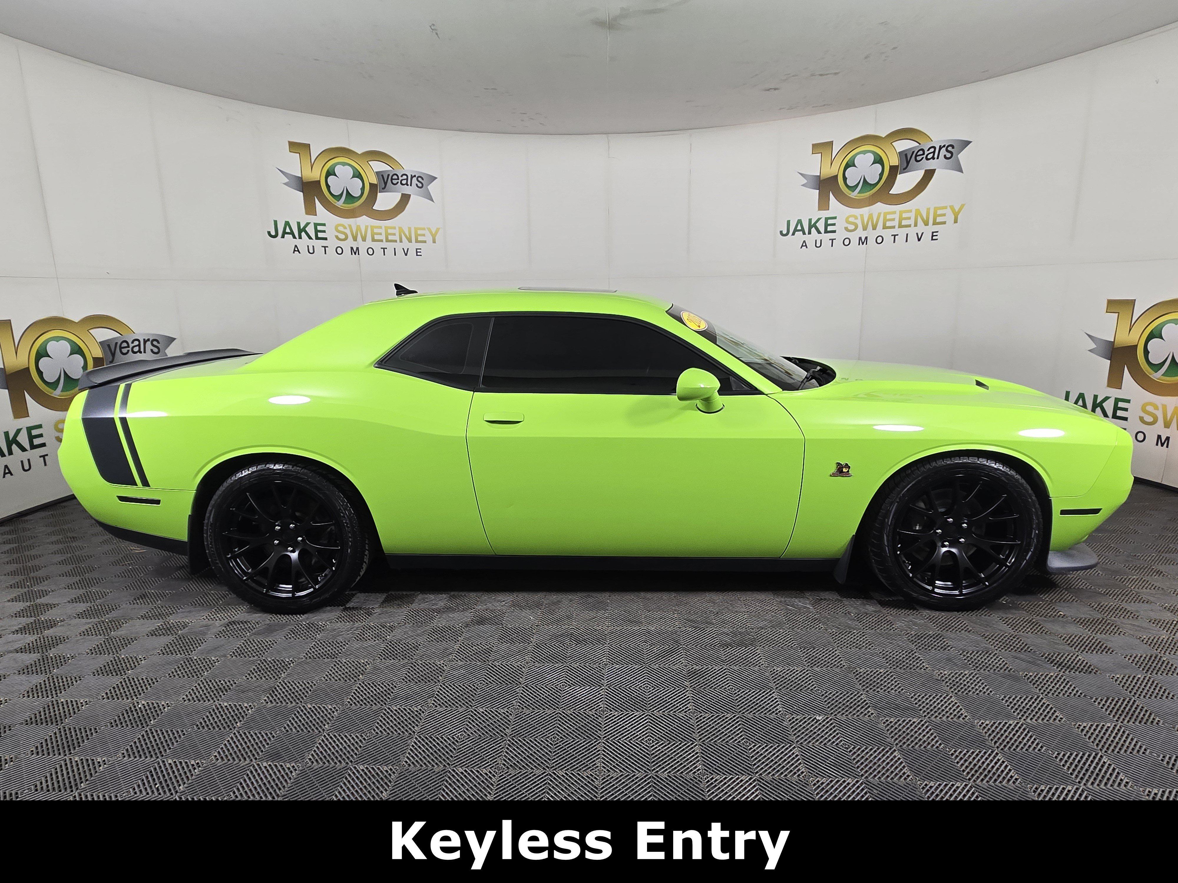 Used 2015 Dodge Challenger R/T Scat Pack w/ Leather Interior Group RWD image 11