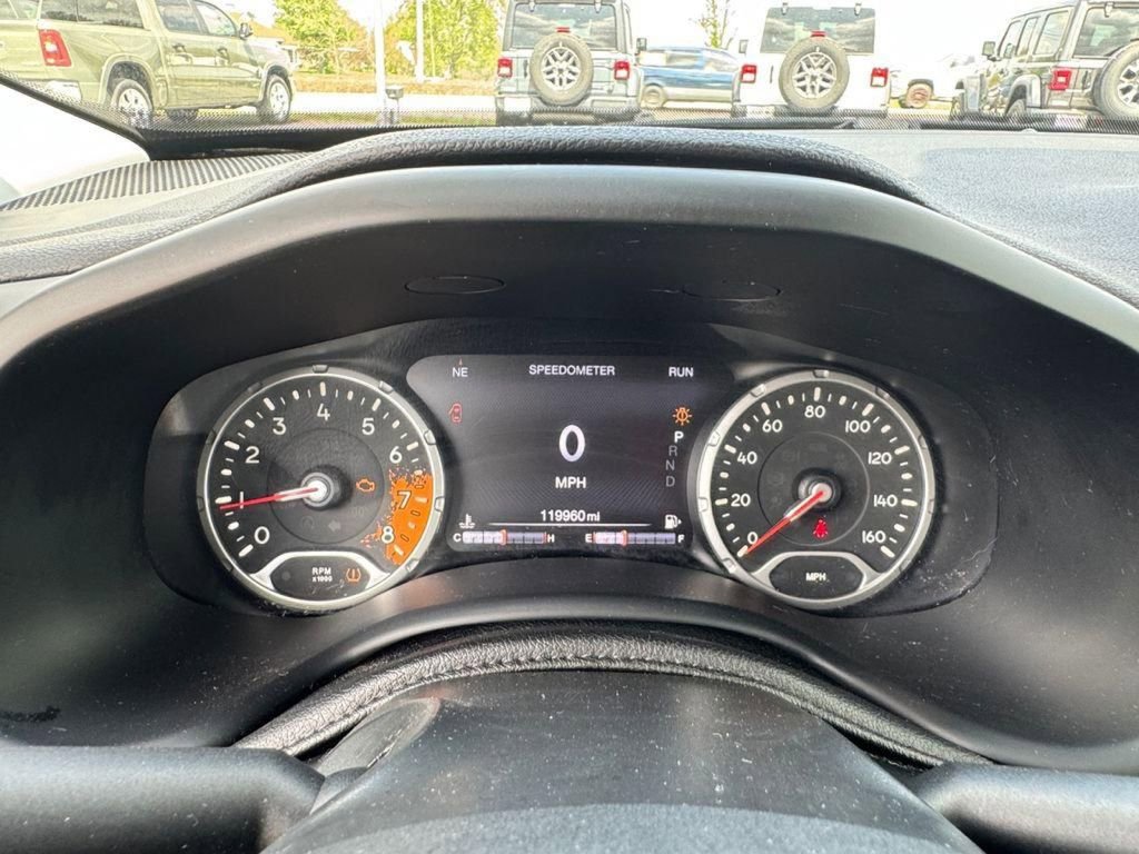 Used 2015 Jeep Renegade Limited w/ Safety & Security Group I AWD/4WD image 22