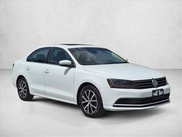 Used 2017 Volkswagen Jetta SE FWD image 3