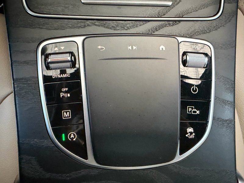 Used 2021 Mercedes-Benz GLC 300 w/ Premium Package image 27