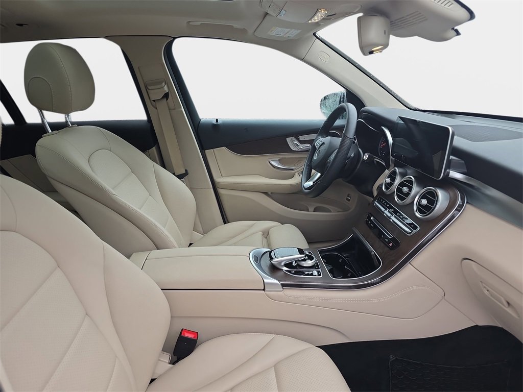 Used 2019 Mercedes-Benz GLC 300 4MATIC image 12
