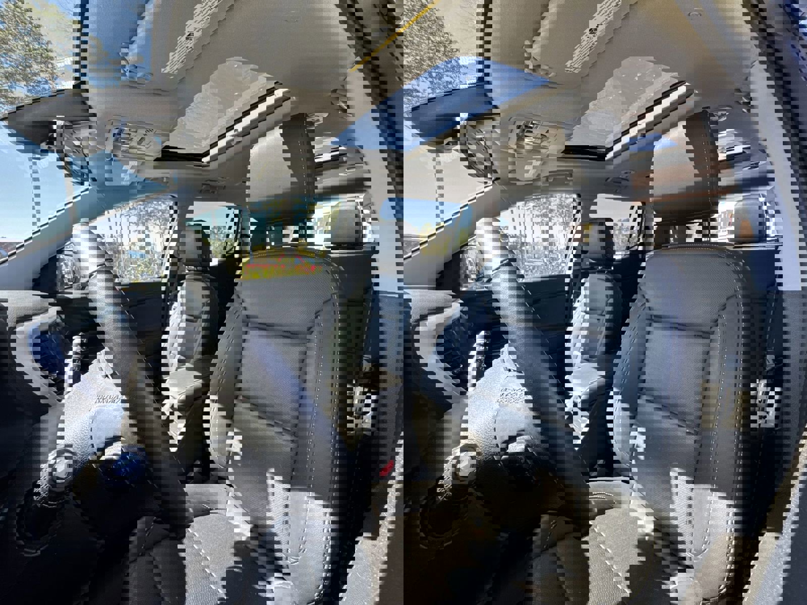 Used 2023 GMC Acadia SLT w/ Technology Package image 28