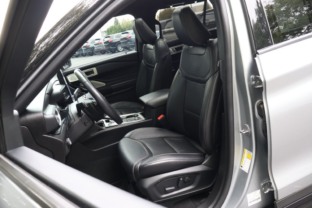 Used 2023 Ford Explorer ST w/ Equipment Group 401A AWD/4WD image 34
