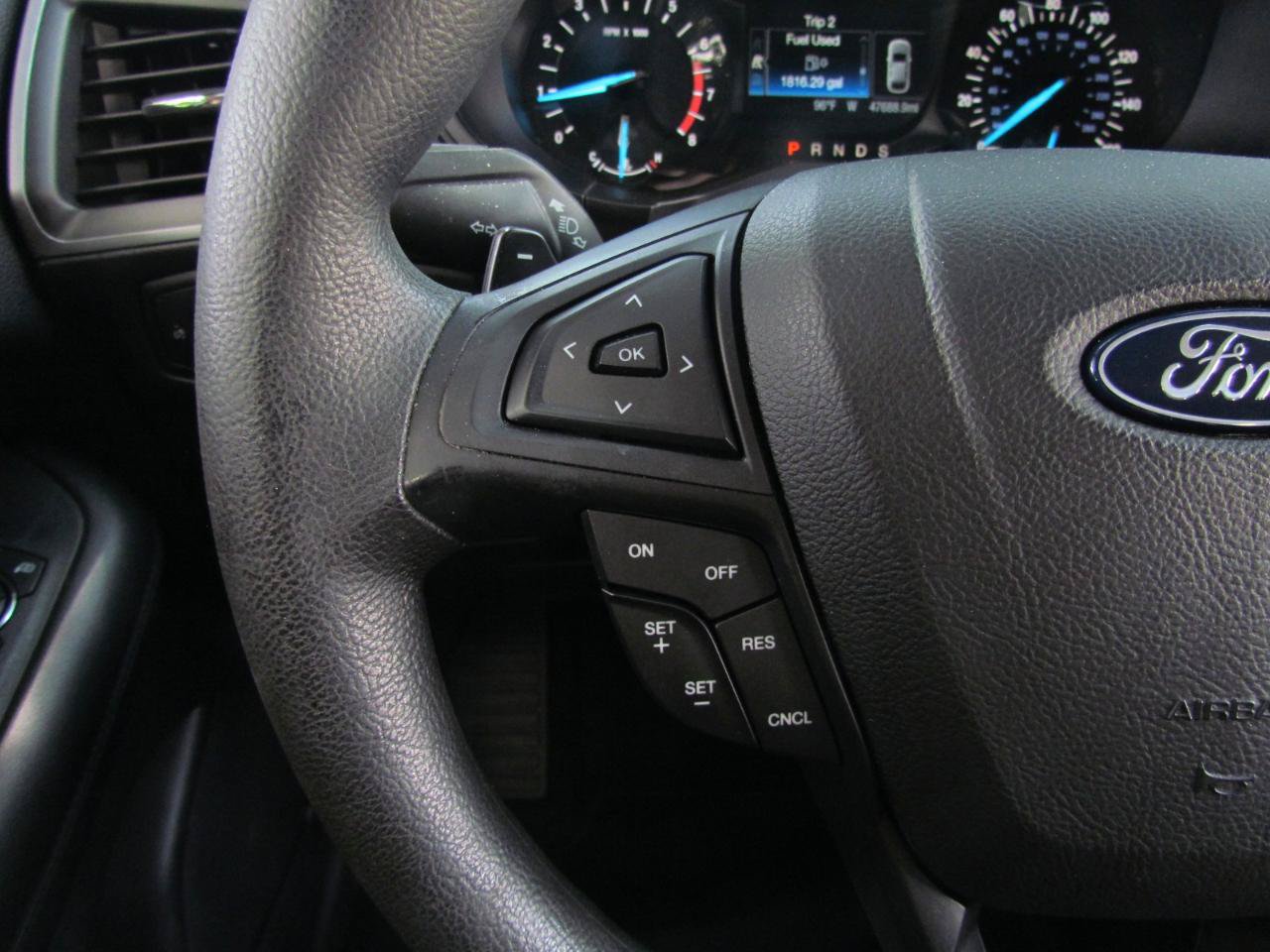Used 2018 Ford Edge SE FWD image 26