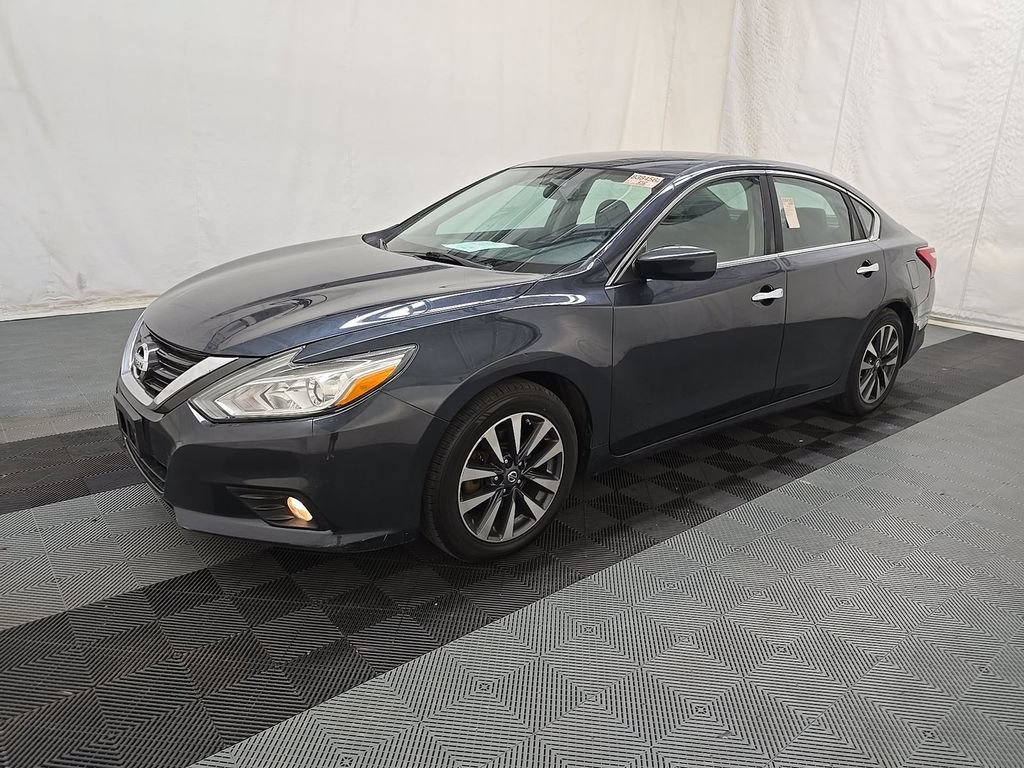 Used 2017 Nissan Altima 2.5 SV FWD image 1
