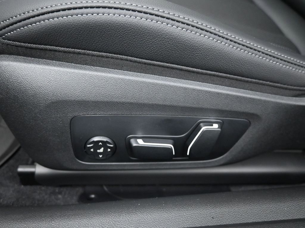New 2026 BMW M440i Coupe w/ Premium Package RWD image 16