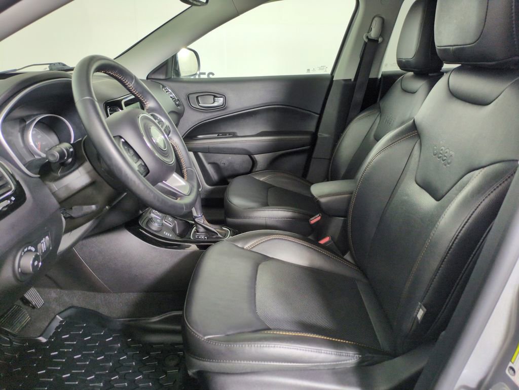 Used 2018 Jeep Compass Limited w/ Navigation Group image 9