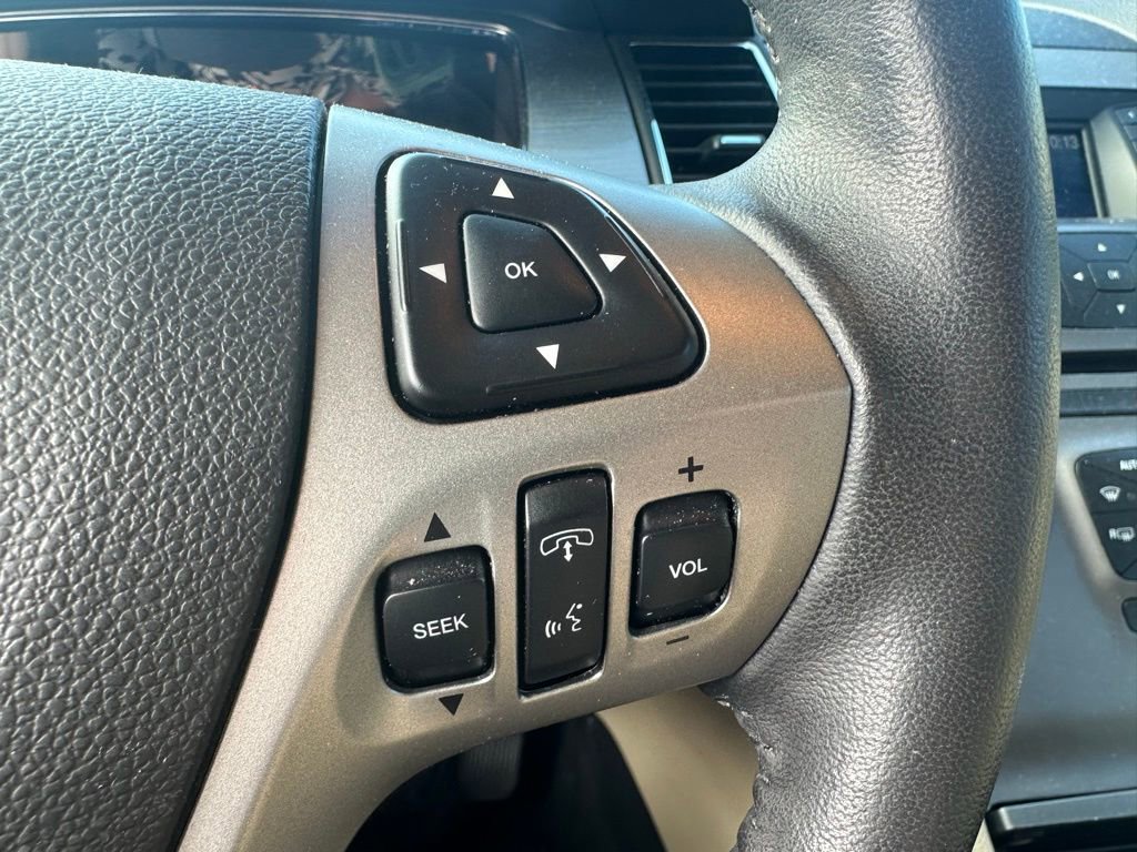 Used 2016 Ford Taurus SEL image 13