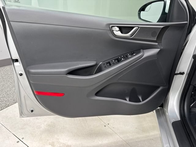 Used 2018 Hyundai Ioniq Blue FWD image 8