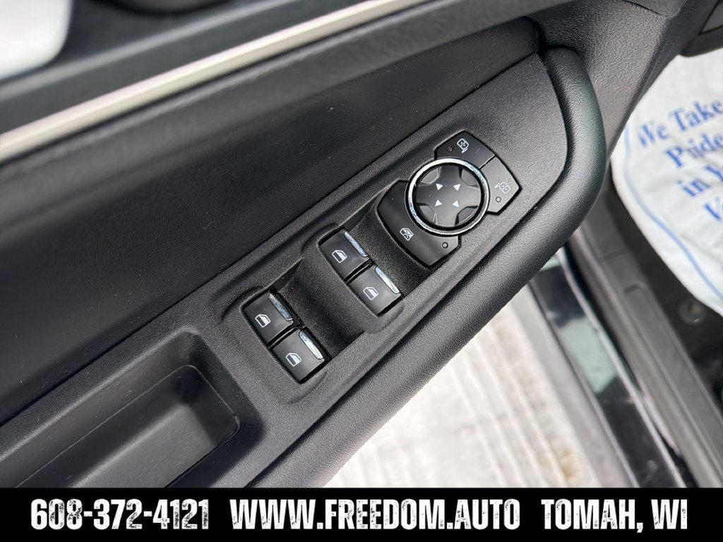 Used 2024 Ford Edge SEL AWD/4WD image 11
