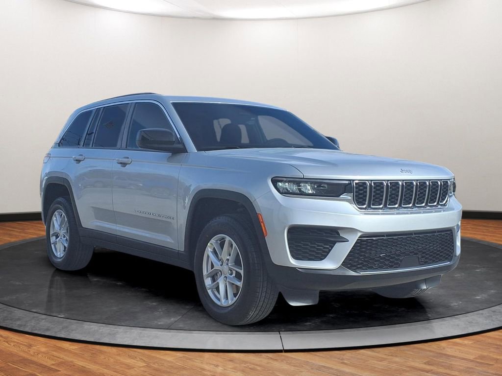 New 2026 Jeep Grand Cherokee Laredo image 15