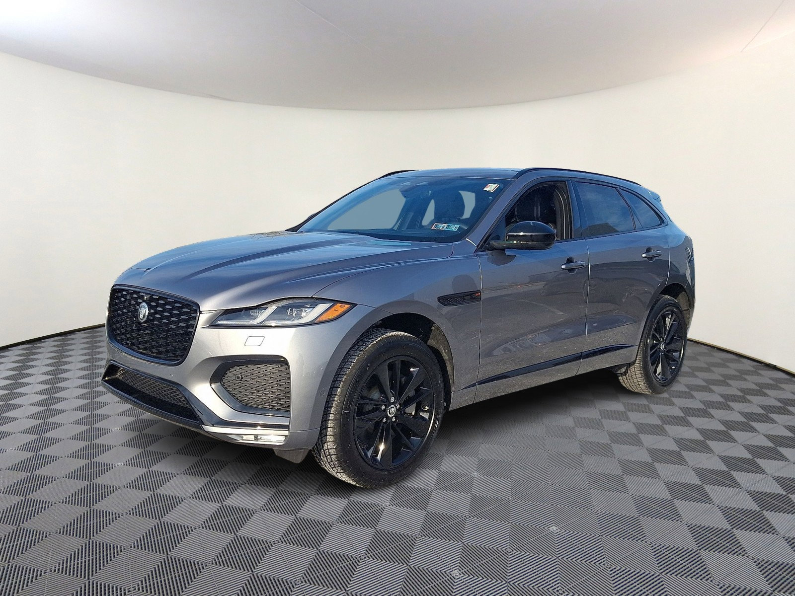 New 2026 Jaguar F-PACE R-Dynamic S image 1