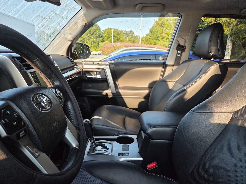 Used 2022 Toyota 4Runner Limited AWD/4WD image 6