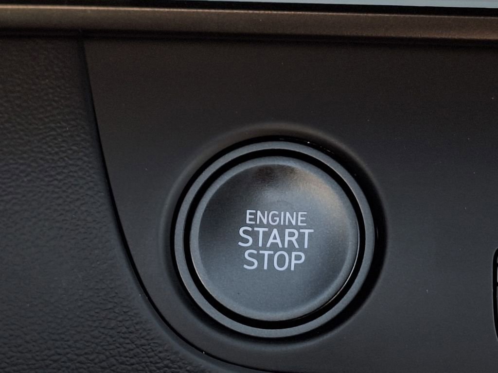 New 2025 Hyundai Elantra SEL image 24