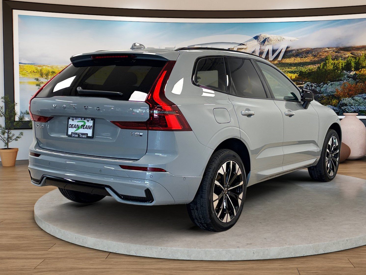New 2026 Volvo XC60 T8 Plus w/ Protection Package Premier AWD/4WD image 6