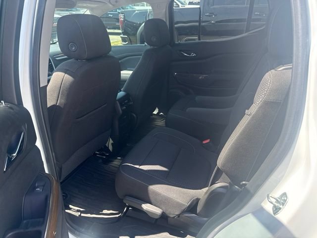 Used 2023 GMC Acadia SLE FWD image 7