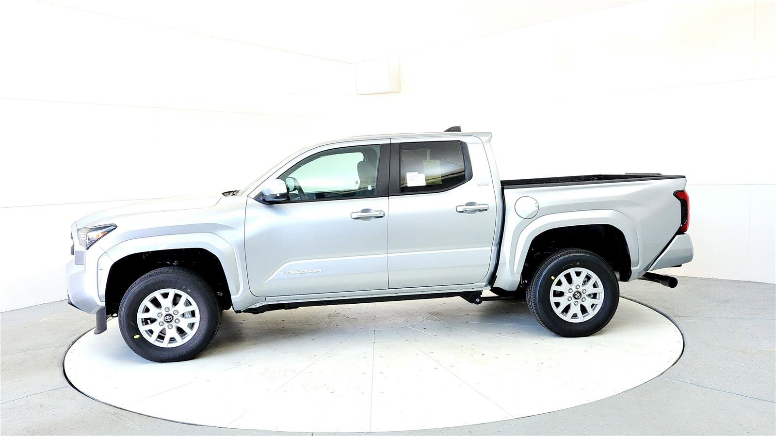 New 2026 Toyota Tacoma SR5 image 3