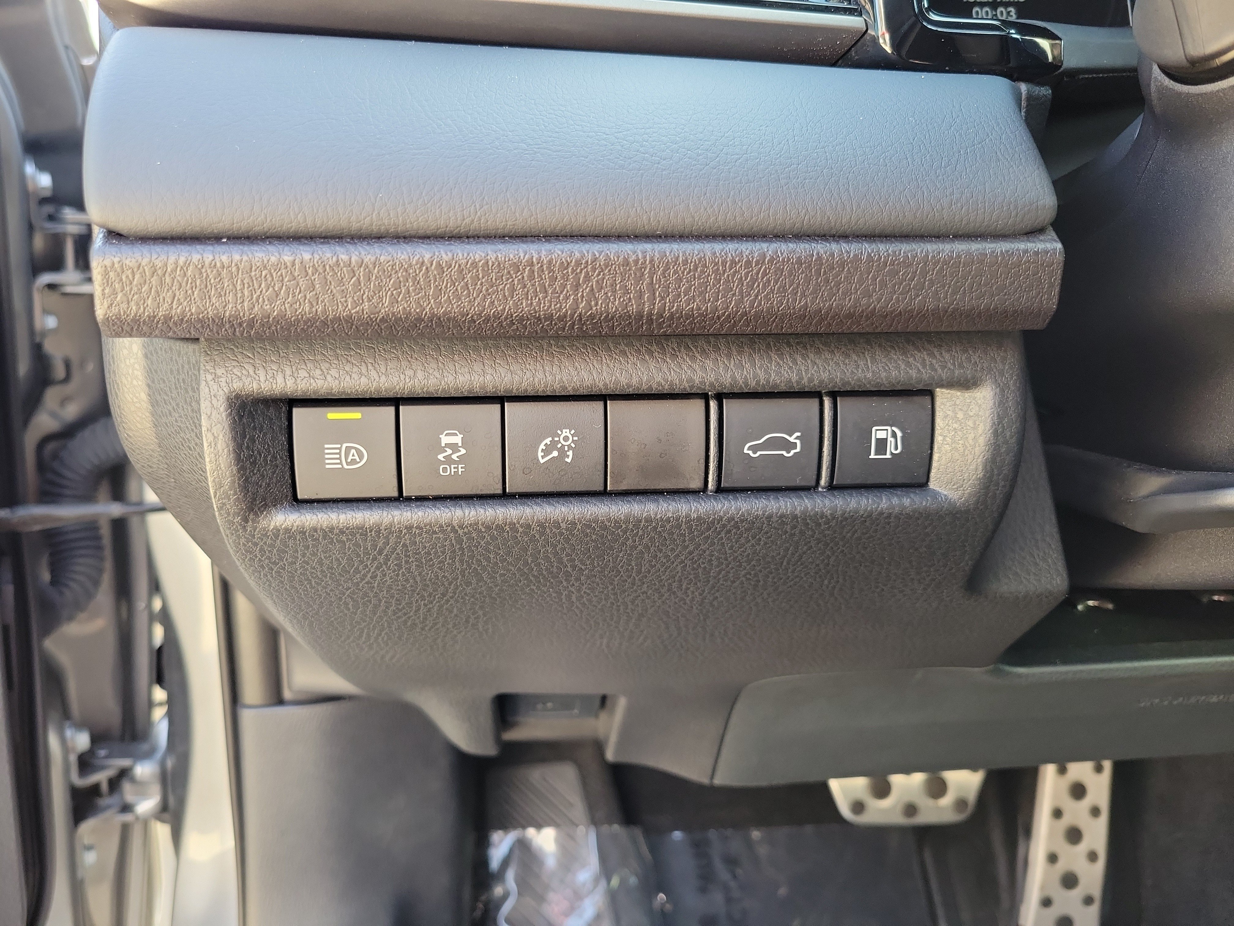 Used 2025 Toyota Camry XSE FWD image 11
