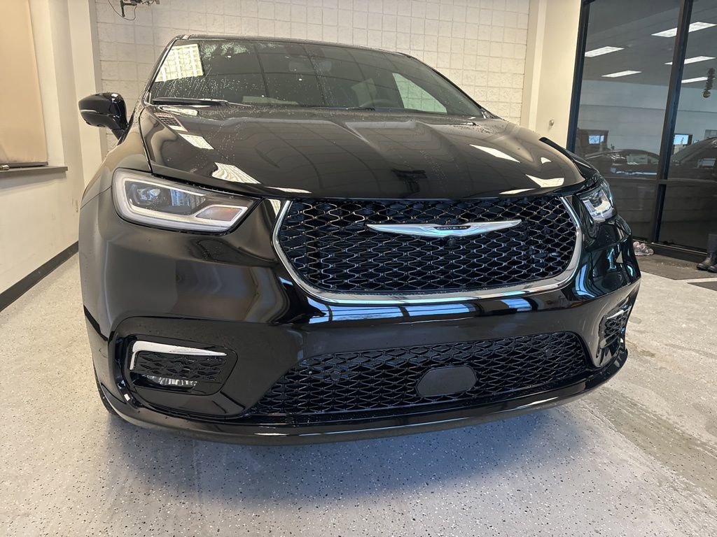 New 2026 Chrysler Pacifica Select image 9