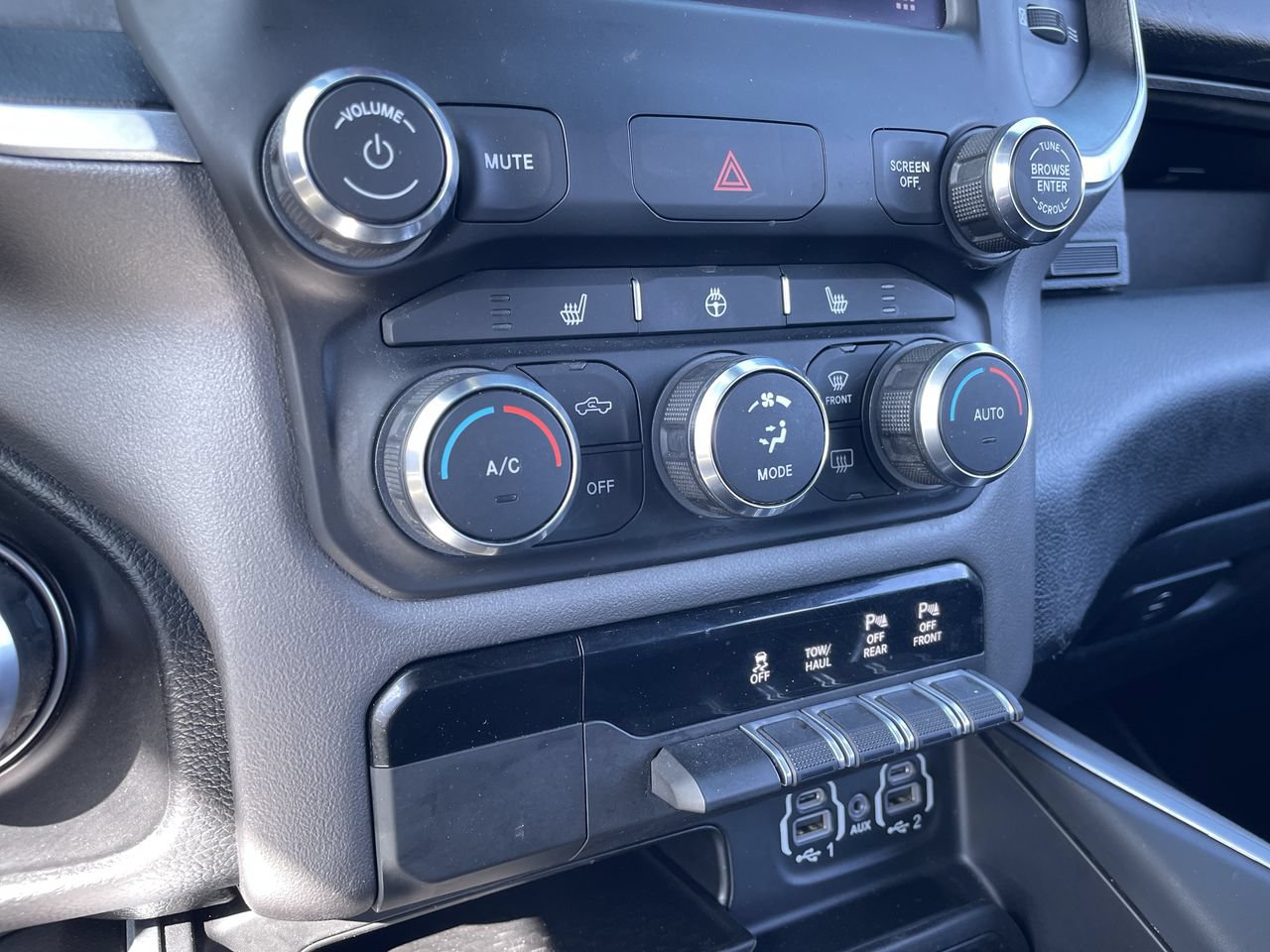 Used 2022 RAM 1500 Big Horn AWD/4WD image 16