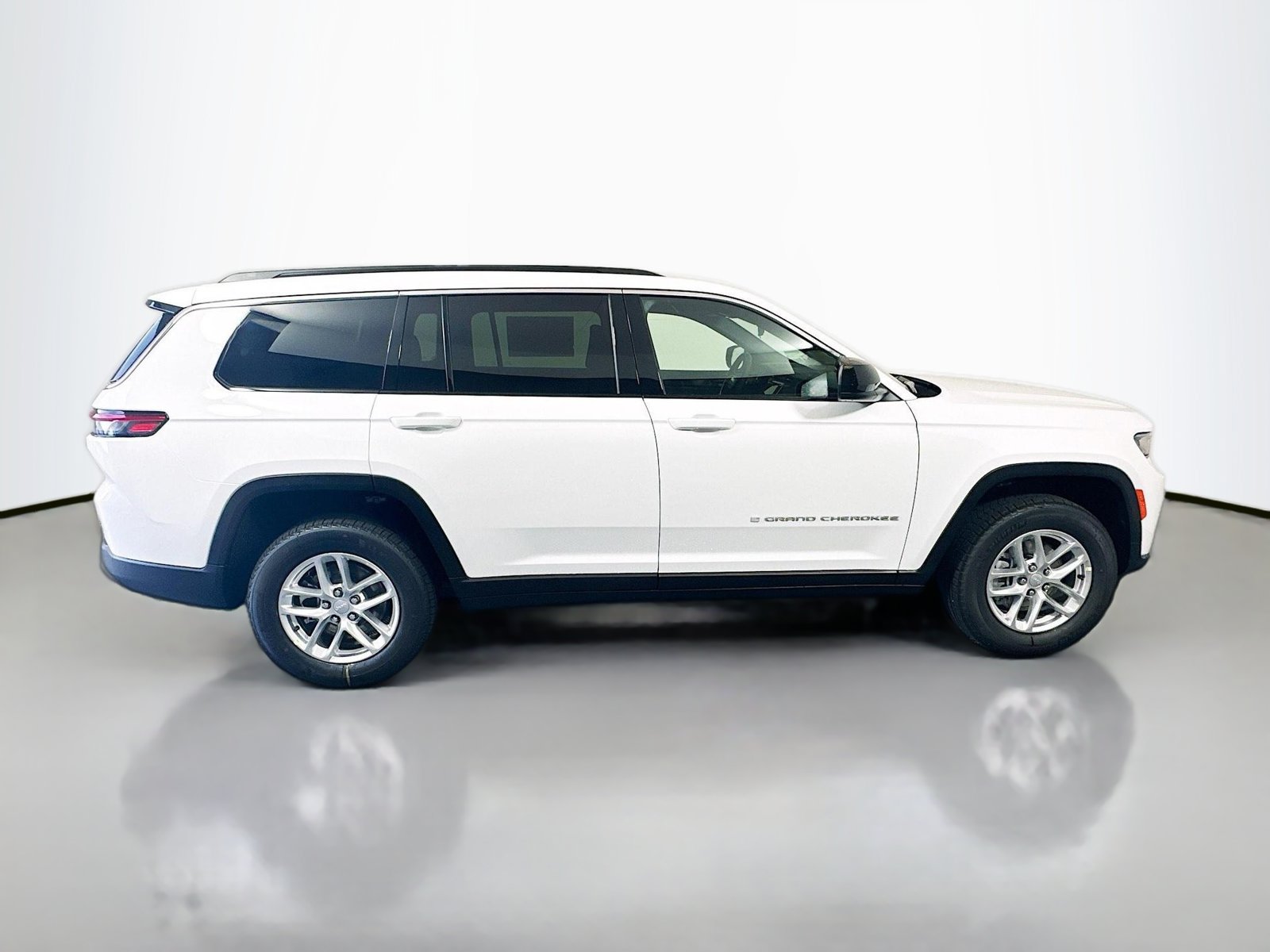 New 2026 Jeep Grand Cherokee L Laredo AWD/4WD image 8