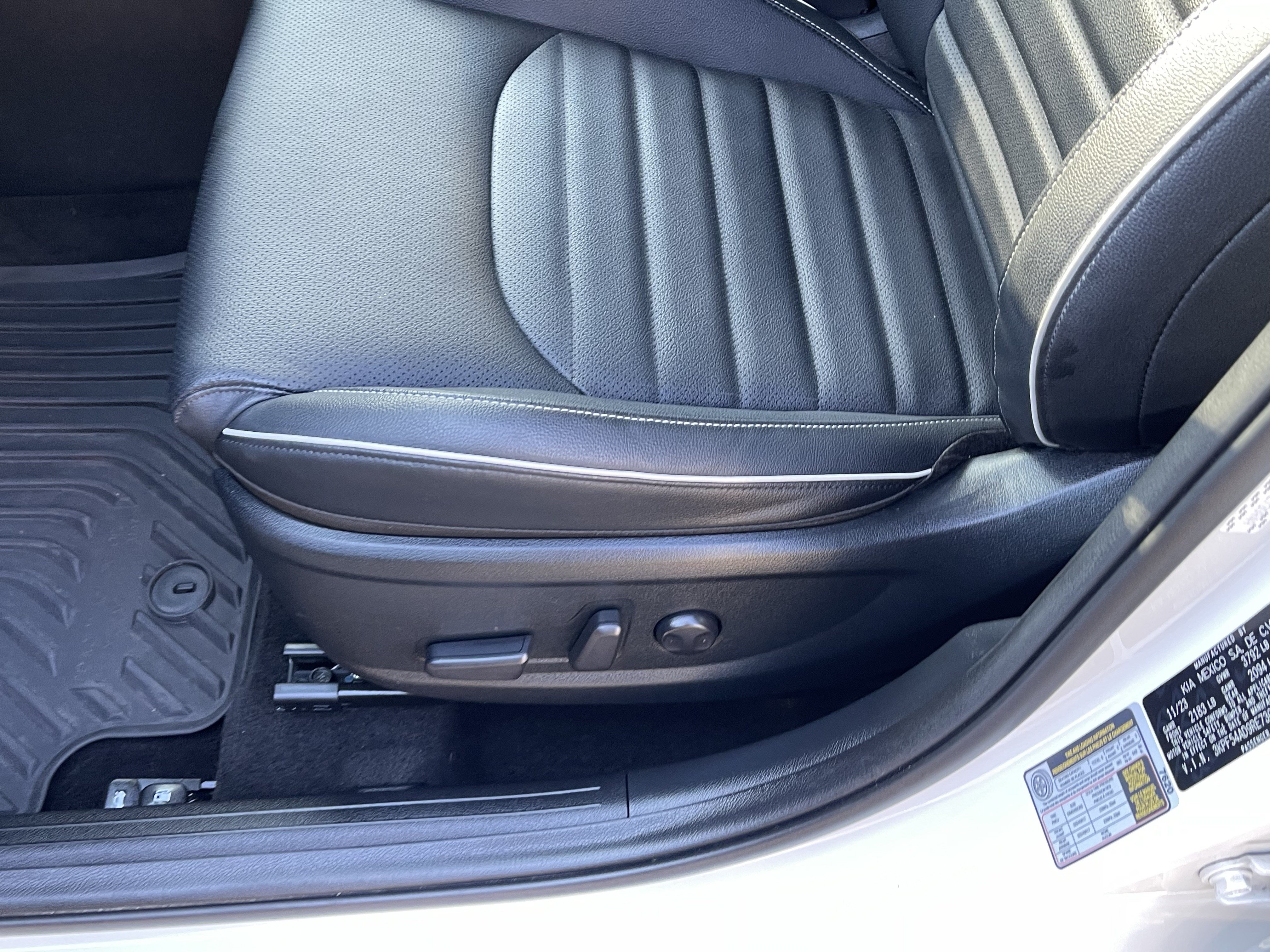 Used 2024 Kia Forte GT-Line w/ GT-Line Premium Package FWD image 17