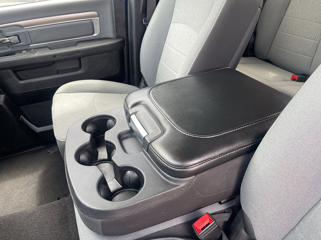 Used 2024 RAM 1500 Classic SLT AWD/4WD image 25