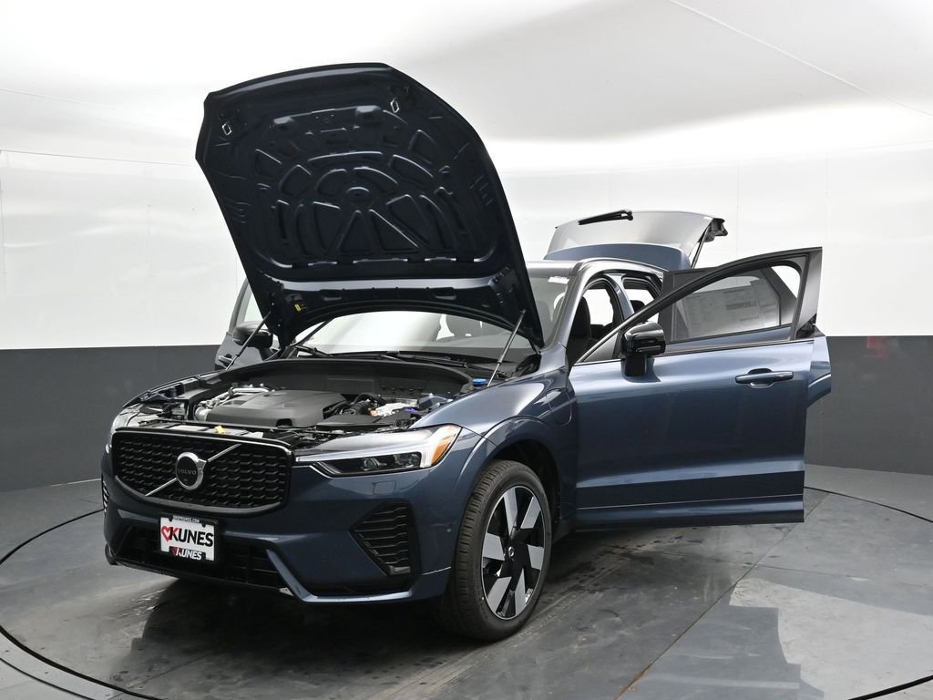 New 2025 Volvo XC60 T8 Plus w/ Protection Package Premier image 46