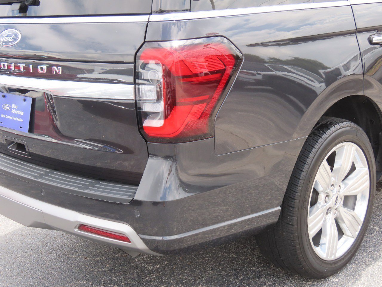 Certified 2023 Ford Expedition Platinum RWD image 10