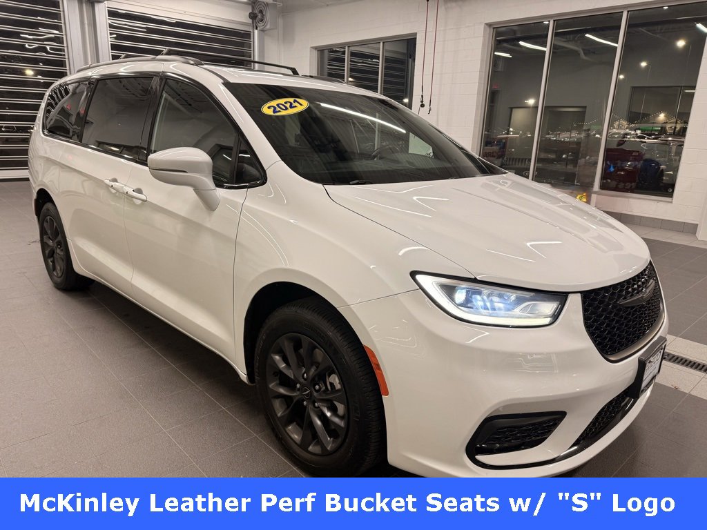 Used 2021 Chrysler Pacifica Touring-L w/ Uconnect Theater Family Group