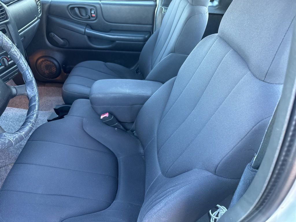 Used 2003 GMC Sonoma SL image 2