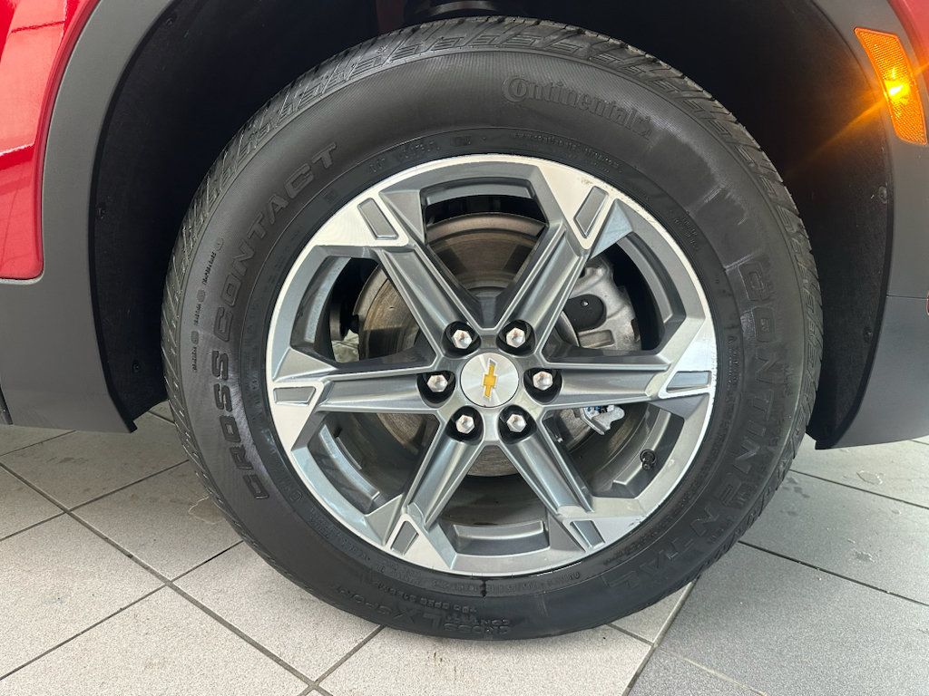 Certified 2025 Chevrolet Blazer LT FWD image 15