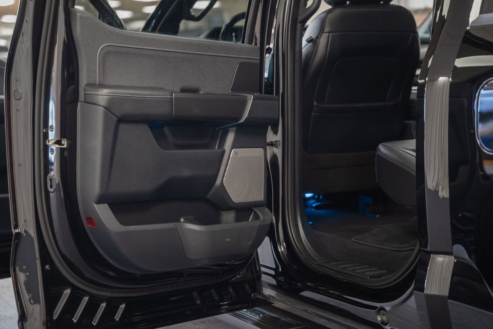 Certified 2023 Ford F150 Lariat w/ Equipment Group 502A High image 40