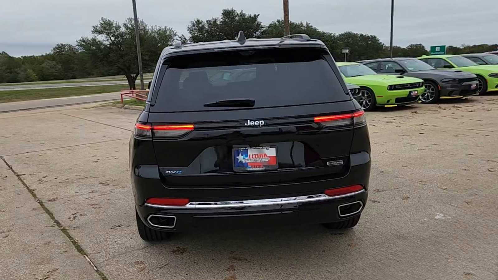 Used 2024 Jeep Grand Cherokee Overland w/ Advanced Protech Group III image 7