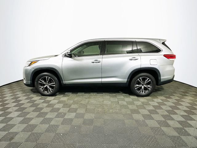 Used 2019 Toyota Highlander LE image 5