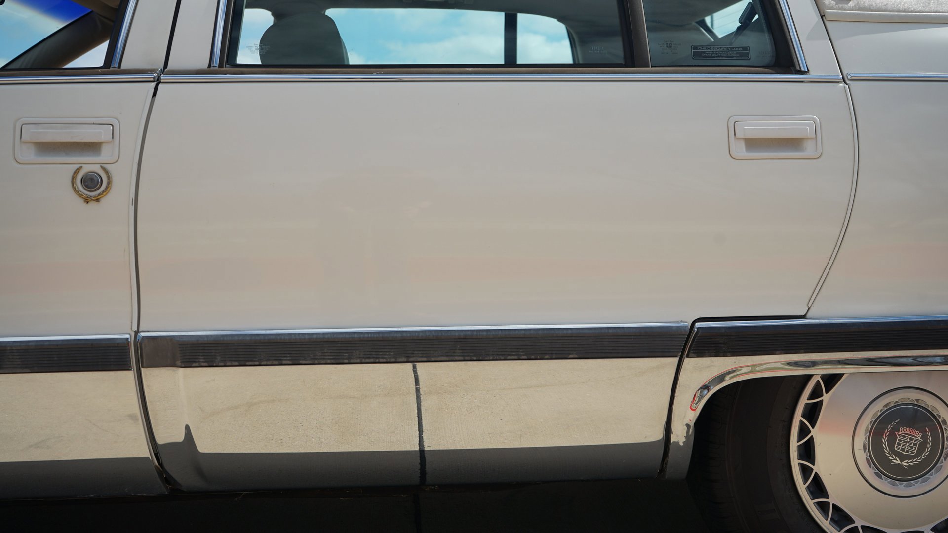 Used 1993 Cadillac Fleetwood Sedan RWD image 37