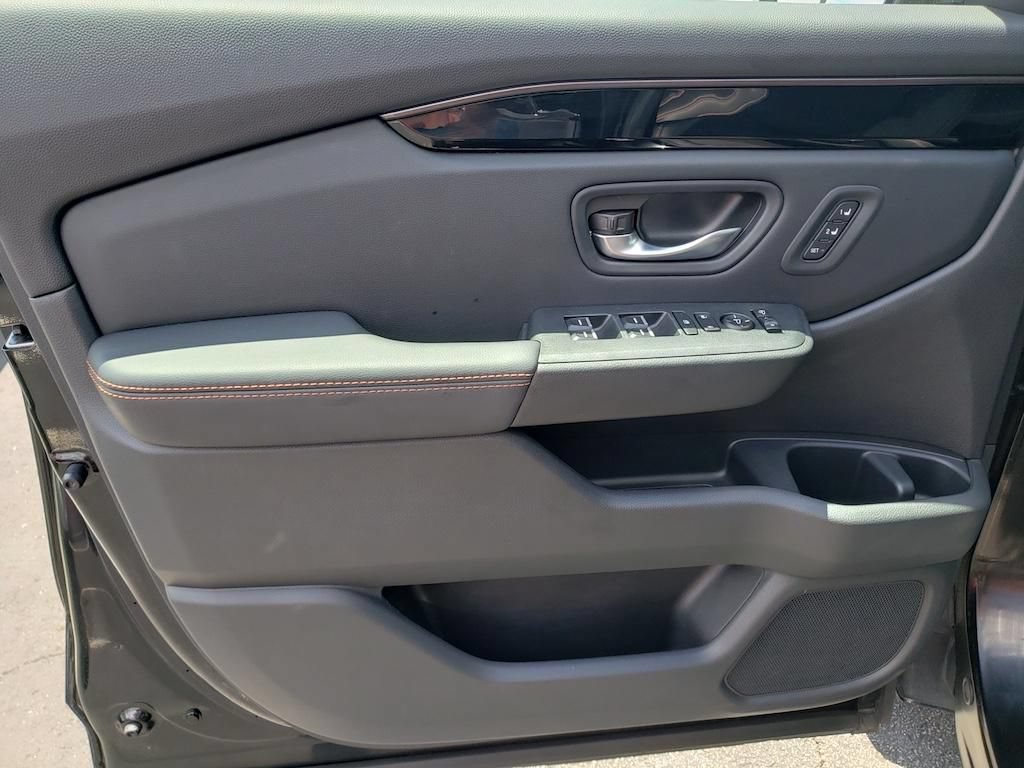 Used 2024 Honda Pilot TrailSport image 19