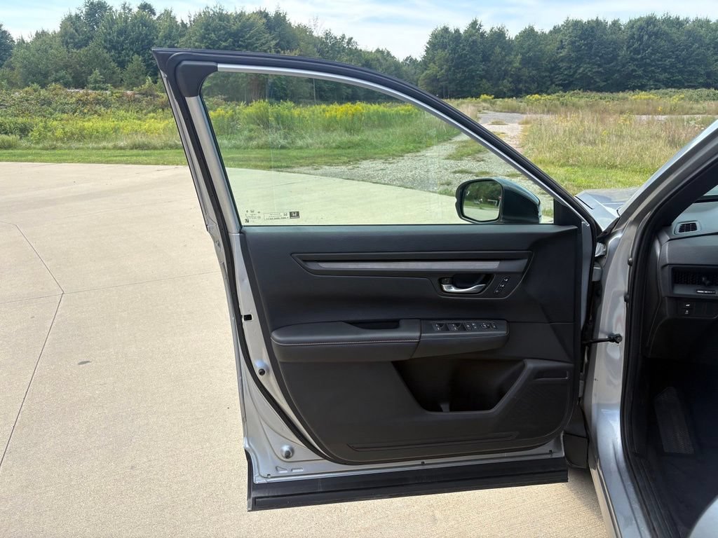 Used 2025 Honda CR-V Sport-L image 13