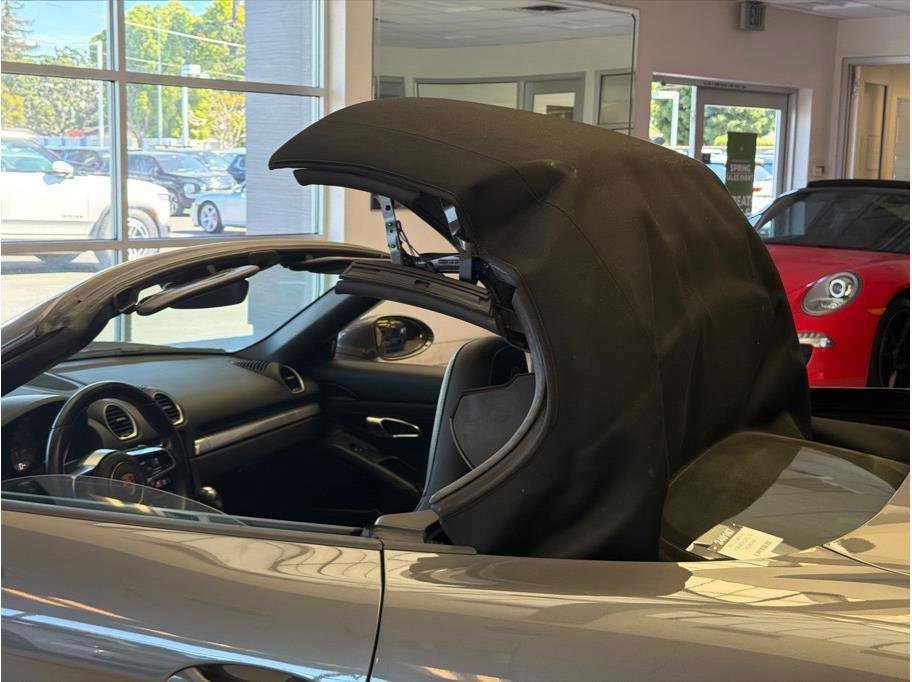 Used 2017 Porsche 718 Boxster S RWD image 27
