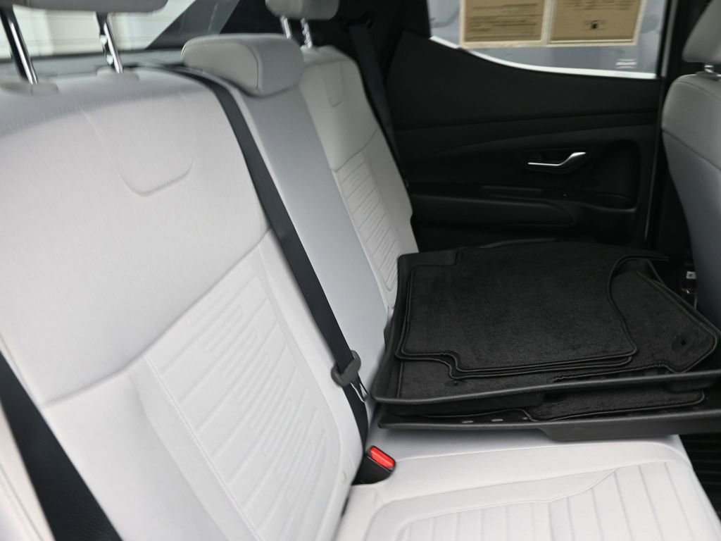 Certified 2026 Hyundai Santa Cruz SE image 16
