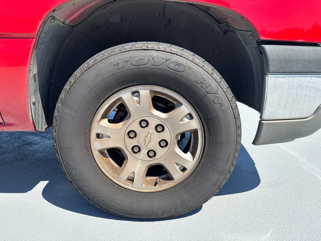 Used 2003 Chevrolet Avalanche 4x4 w/ Suspension Package, Off-Road image 12