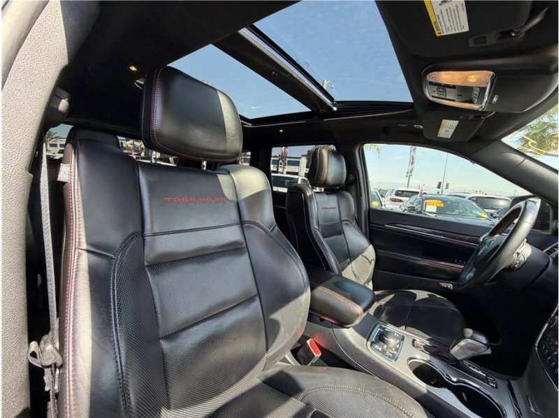 Used 2018 Jeep Grand Cherokee Trailhawk w/ Trailhawk Luxury Group image 37