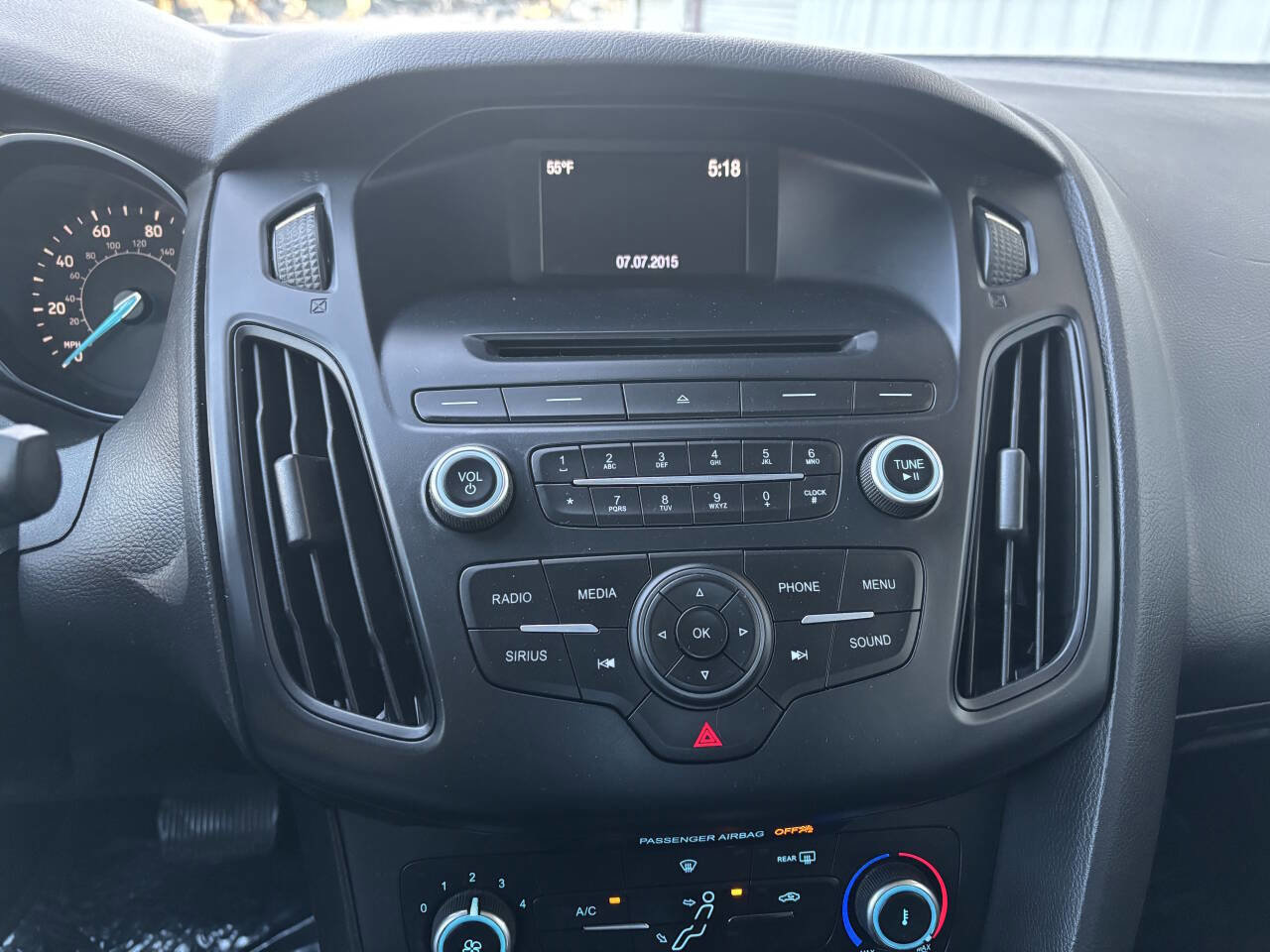 Used 2015 Ford Focus SE image 24