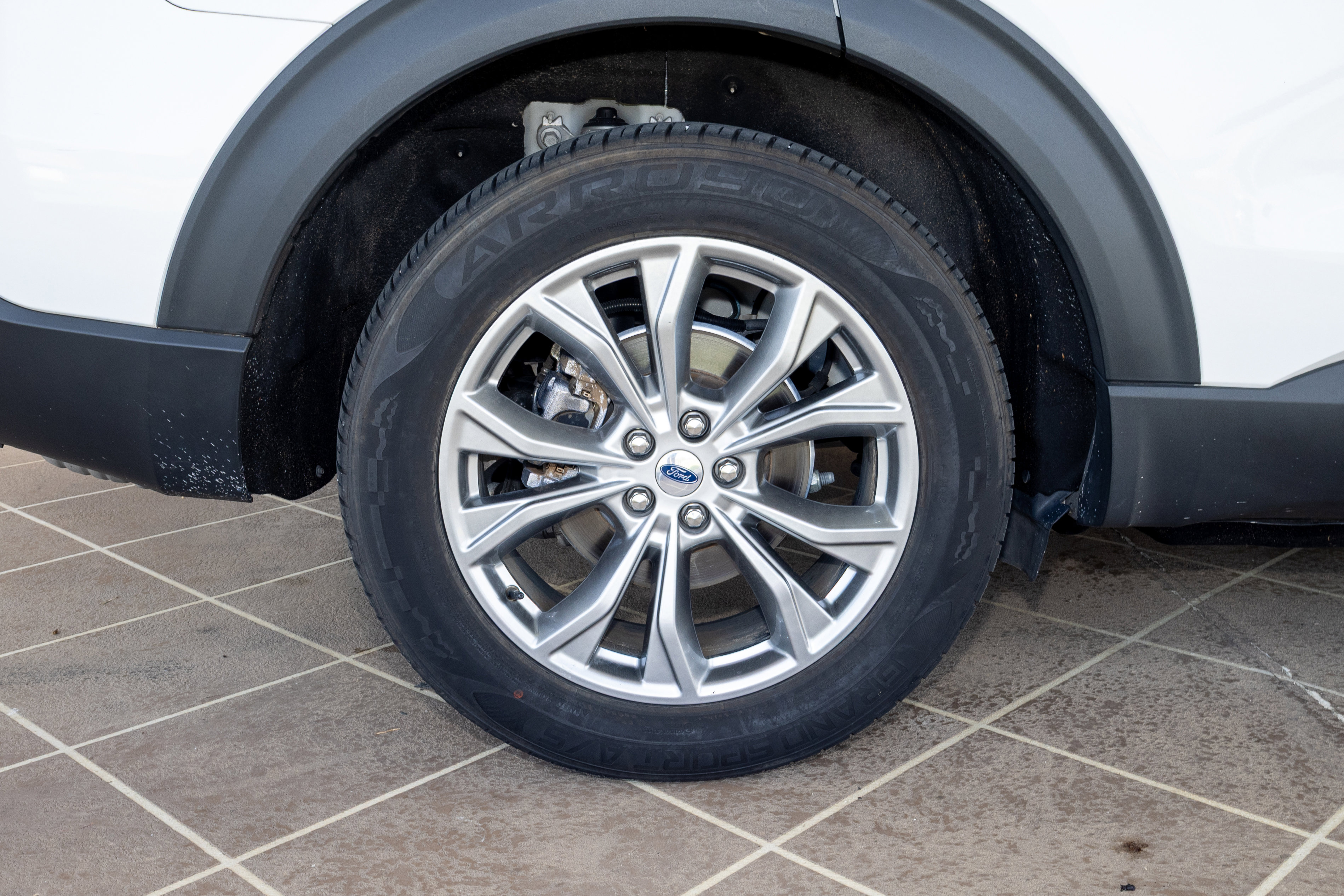 Used 2022 Ford Explorer Limited w/ Equipment Group 301A AWD/4WD image 9