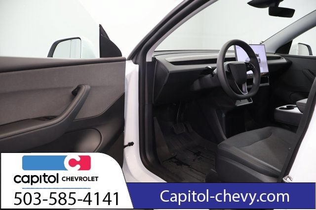 Used 2026 Tesla Model Y AWD image 7