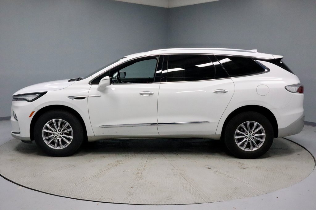 Used 2024 Buick Enclave Premium image 9