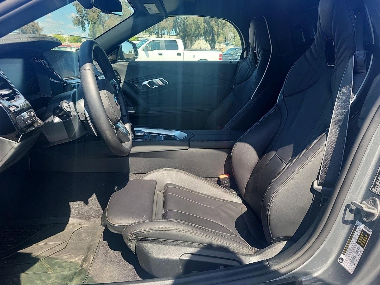 Used 2025 BMW Z4 M40i w/ Premium Package RWD image 7
