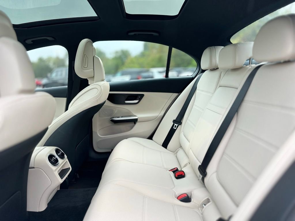 Used 2023 Mercedes-Benz C 300 4MATIC Sedan image 21