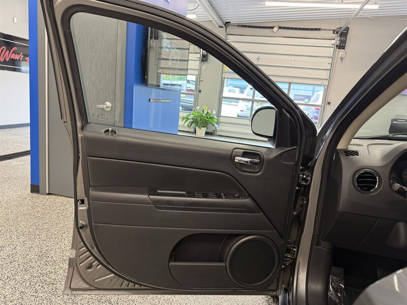 Used 2014 Jeep Compass Sport w/ Power Value Group FWD image 28